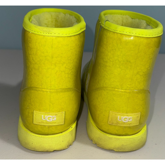 UGG Womens 6 Classic Clear Boots Waterproof Outdoor Cool Weather Casual Cozy - Picture 3 of 10